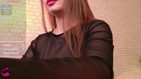 Snapshot of phantomlace chatting on April 5, 2026, 5:37 am Alice online show from April 5, 2026, 5:37 am