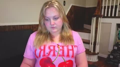 Snapshot of phatassblond chatting on February 15, 2026, 10:17 pm PhatAssBlond online show from February 15, 2026, 10:17 pm