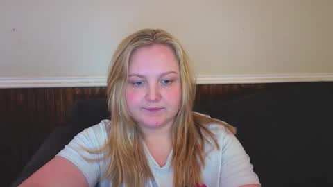Snapshot of phatassblond chatting on February 18, 2026, 8:05 pm PhatAssBlond online show from February 18, 2026, 8:05 pm
