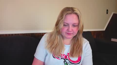 Snapshot of phatassblond chatting on February 26, 2026, 5:34 pm PhatAssBlond online show from February 26, 2026, 5:34 pm