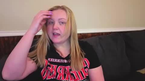 Snapshot of phatassblond chatting on March 1, 2026, 7:05 pm PhatAssBlond online show from March 1, 2026, 7:05 pm