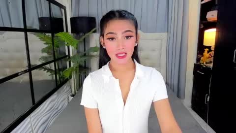 phenomenal_ivy online show from May 23, 2026, 2:32 pm