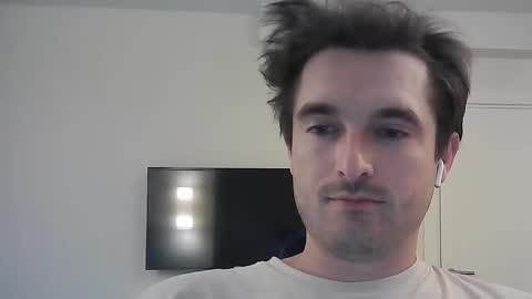 PhilipBorison online show from September 19, 2025, 10:49 am