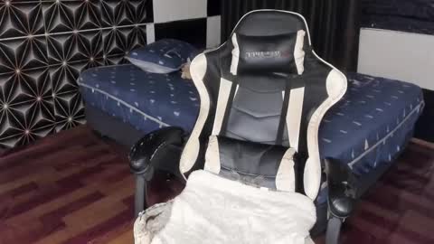 AJ online show from March 9, 2025, 3:32 am