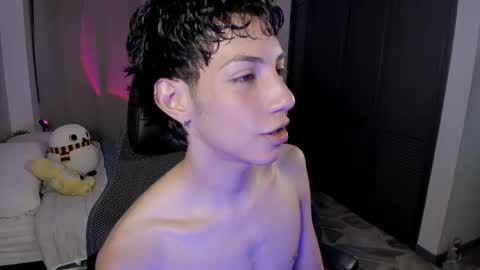 Phil.   INDEPENDENT MODEL online show from June 2, 2026, 2:02 am