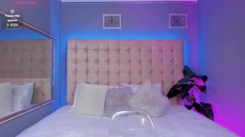 Phillip online show from September 24, 2025, 11:41 pm