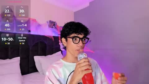 Phillip online show from October 12, 2025, 8:52 pm