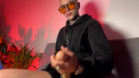 PHILLIP online show from April 10, 2026, 11:59 am