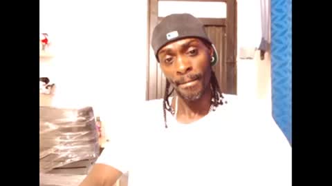 Snapshot of phillipp_hott chatting on January 6, 2025, 8:28 pm 2 pac shakur online show from January 6, 2025, 8:28 pm