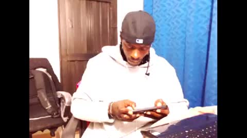 Snapshot of phillipp_hott chatting on January 20, 2025, 5:15 am 2 pac shakur online show from January 20, 2025, 5:15 am