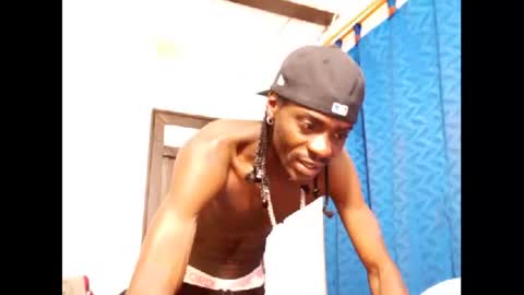 Snapshot of phillipp_hott chatting on January 25, 2025, 2:15 am 2 pac shakur online show from January 25, 2025, 2:15 am
