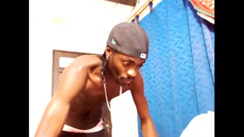 Snapshot of phillipp_hott chatting on February 9, 2025, 1:22 am 2 pac shakur online show from February 9, 2025, 1:22 am