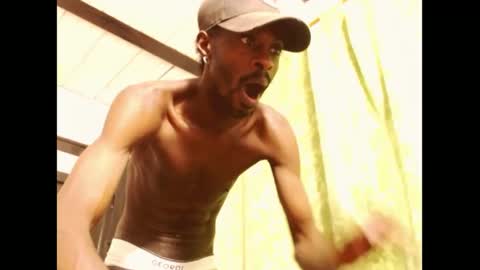 Snapshot of phillipp_hott chatting on September 12, 2025, 4:12 am 2 pac shakur online show from September 12, 2025, 4:12 am