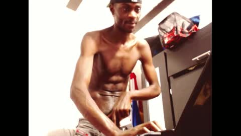 Snapshot of phillipp_hott chatting on September 24, 2025, 6:22 pm 2 pac shakur online show from September 24, 2025, 6:22 pm