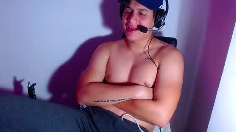 AdnierGnz online show from December 24, 2024, 4:44 am