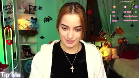 Selena online show from October 26, 2025, 3:29 pm