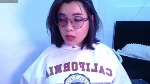 phylavell_ online show from July 6, 2026, 12:07 am
