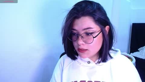 phylavell_ online show from July 6, 2026, 11:18 pm