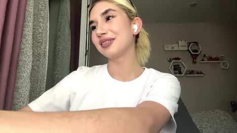 Laura online show from July 11, 2026, 8:33 pm