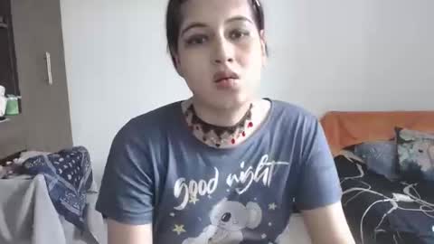 Snapshot of pia_alonzo30 chatting on May 20, 2026, 5:41 pm izzy online show from May 20, 2026, 5:41 pm