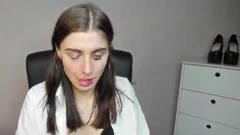Snapshot of pia_desire chatting on October 21, 2025, 1:56 pm P I A online show from October 21, 2025, 1:56 pm