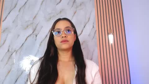 piagelvez_ online show from November 20, 2025, 7:57 pm