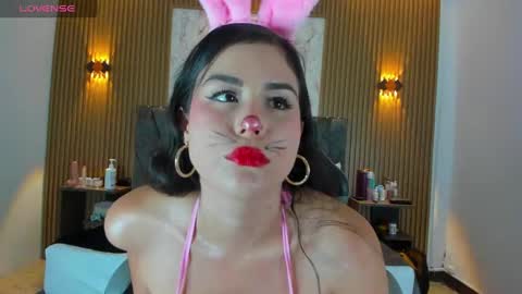 Your virtual goddess Luna  online show from October 1, 2025, 9:21 pm