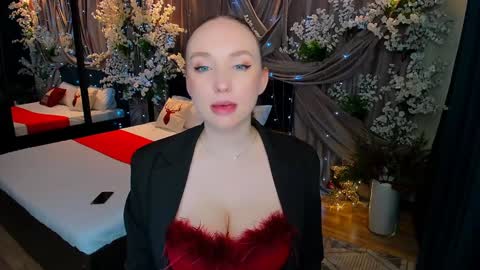 Snapshot of pieceofinspiration chatting on December 29, 2024, 10:34 am Emelie online show from December 29, 2024, 10:34 am
