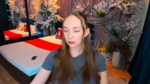 Snapshot of pieceofinspiration chatting on January 14, 2025, 10:06 am Emelie online show from January 14, 2025, 10:06 am