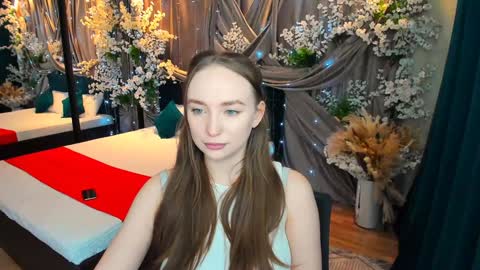 Snapshot of pieceofinspiration chatting on February 4, 2025, 10:21 am Emelie online show from February 4, 2025, 10:21 am