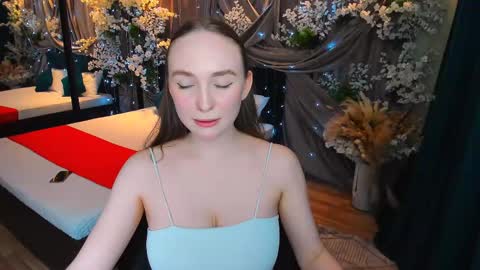 Snapshot of pieceofinspiration chatting on February 9, 2025, 4:29 pm Emelie online show from February 9, 2025, 4:29 pm