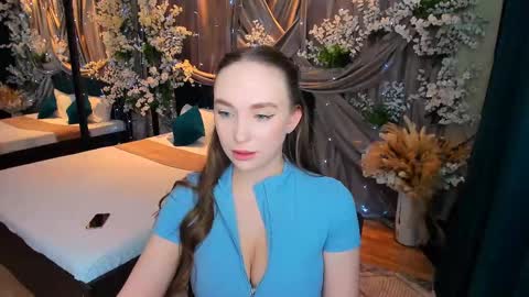 Snapshot of pieceofinspiration chatting on February 25, 2025, 10:18 pm Emelie online show from February 25, 2025, 10:18 pm