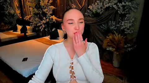 Snapshot of pieceofinspiration chatting on March 4, 2025, 9:11 pm Emelie online show from March 4, 2025, 9:11 pm