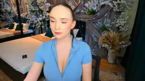 Snapshot of pieceofinspiration chatting on March 12, 2025, 10:39 pm Emelie online show from March 12, 2025, 10:39 pm