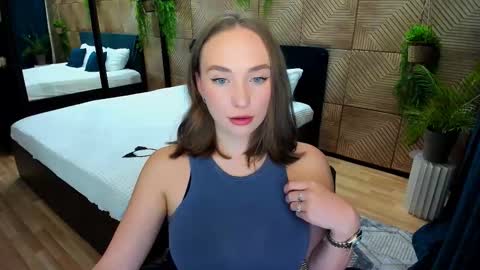 Snapshot of pieceofinspiration chatting on September 14, 2025, 7:24 pm Emelie online show from September 14, 2025, 7:24 pm