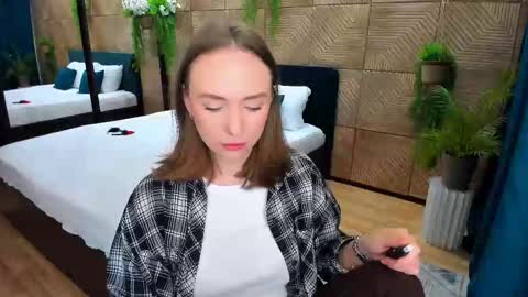 Snapshot of pieceofinspiration chatting on September 21, 2025, 10:17 am Emelie online show from September 21, 2025, 10:17 am