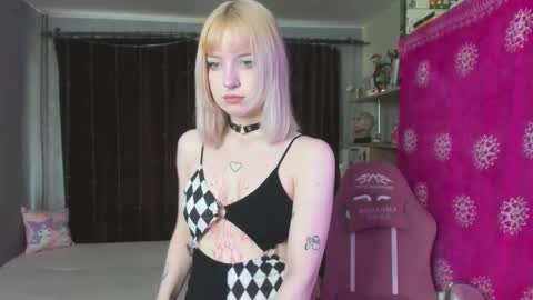 piginnya online show from September 17, 2025, 9:11 am