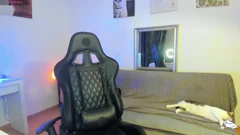 PiinkPandora online show from October 17, 2025, 2:08 pm