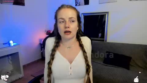 PiinkPandora online show from April 15, 2026, 8:20 pm