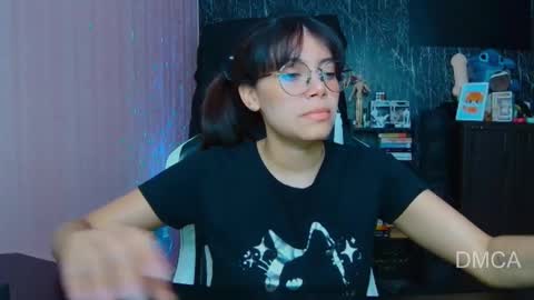 Snapshot of piixiie_d_oll chatting on October 16, 2025, 2:45 am Andrea G online show from October 16, 2025, 2:45 am