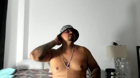 pikoro_gomez online show from October 17, 2025, 1:20 am