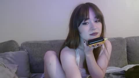 PilloGoddess online show from March 5, 2025, 5:29 am
