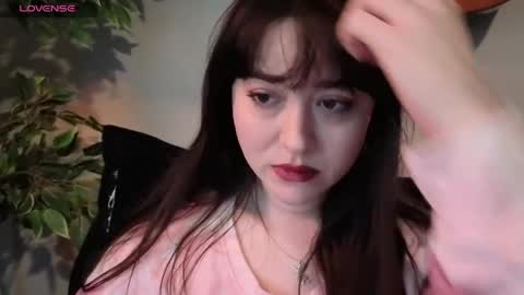 PilloGoddess online show from April 4, 2026, 1:26 am