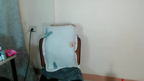 maxine online show from October 15, 2025, 8:25 am