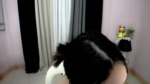 maxine online show from October 20, 2025, 10:49 am