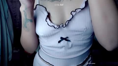 Snapshot of pinay_romancee chatting on February 7, 2025, 1:43 pm pinay_romancee online show from February 7, 2025, 1:43 pm