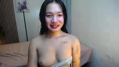 Shenna online show from November 10, 2025, 12:53 am