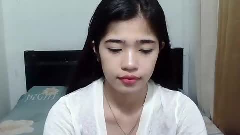 Snapshot of pinaycutie_sylvia chatting on October 5, 2025, 11:13 pm Via online show from October 5, 2025, 11:13 pm