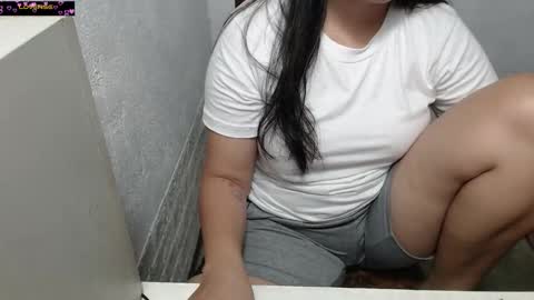 Snapshot of pinayhotcumbb chatting on October 10, 2025, 8:02 am mhae-mhae online show from October 10, 2025, 8:02 am