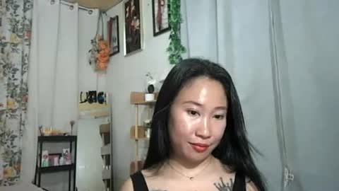 yumie  online show from June 19, 2026, 11:14 am